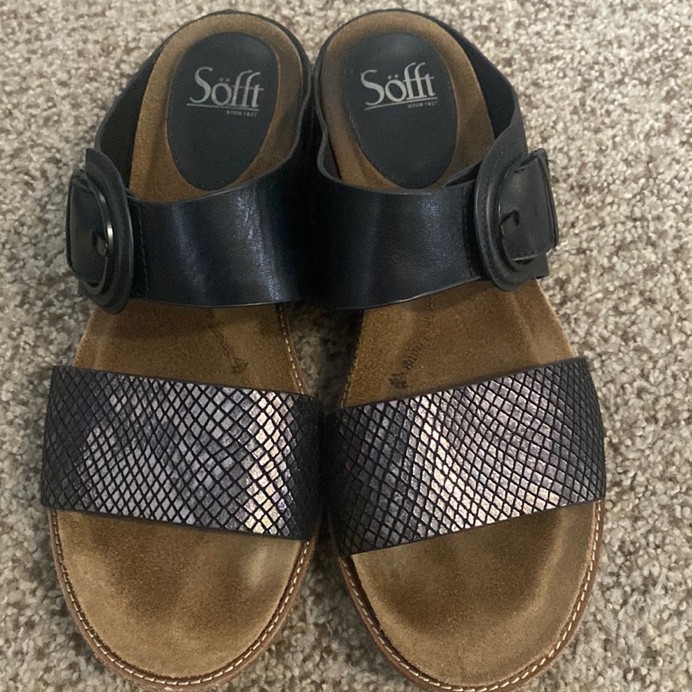 Womens 10 Black Sofft Sandals